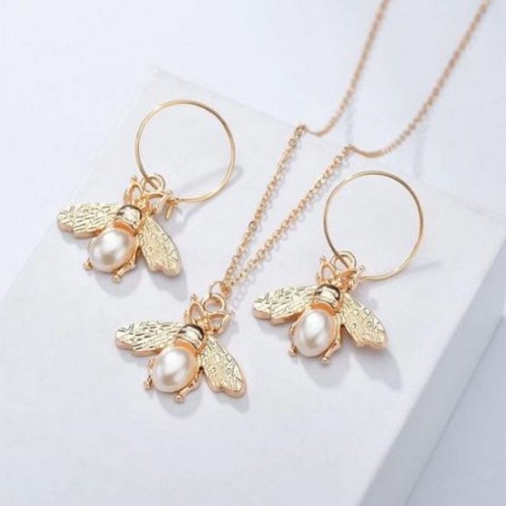 Insect Earrings & Necklace - Picture 10 of 10